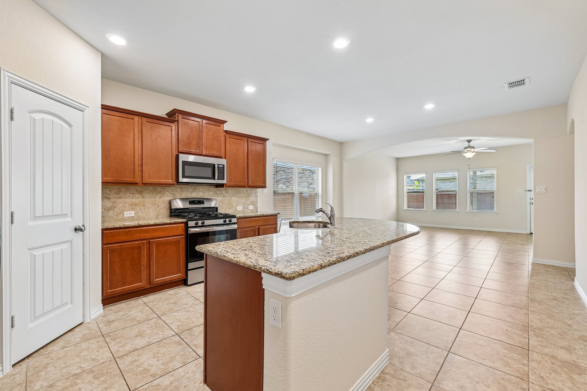 Shale Cir-S1305-014.jpg