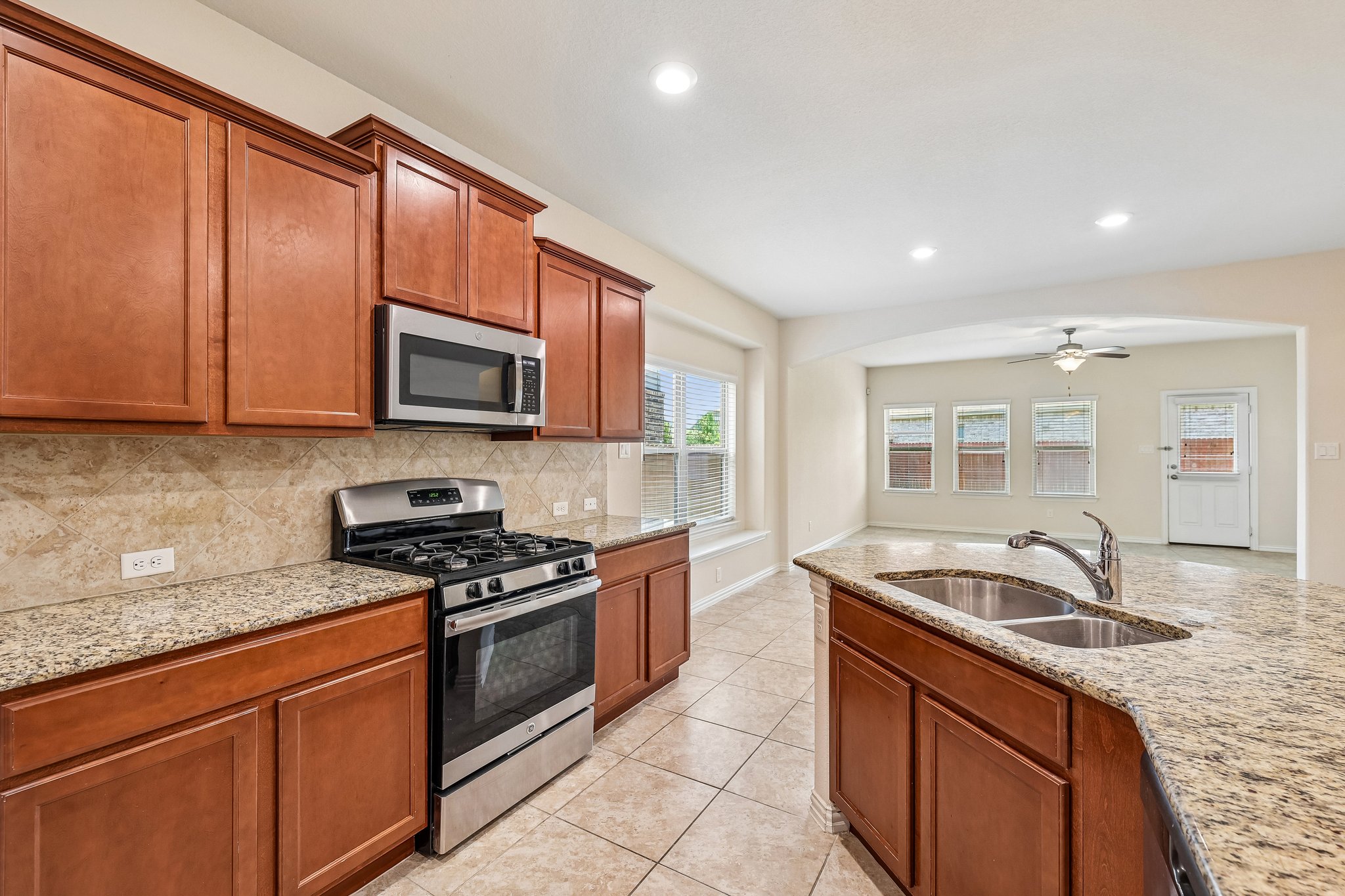 Shale Cir-S1305-019.jpg