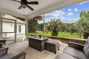 Screened-in Porch