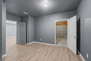  Photo 36