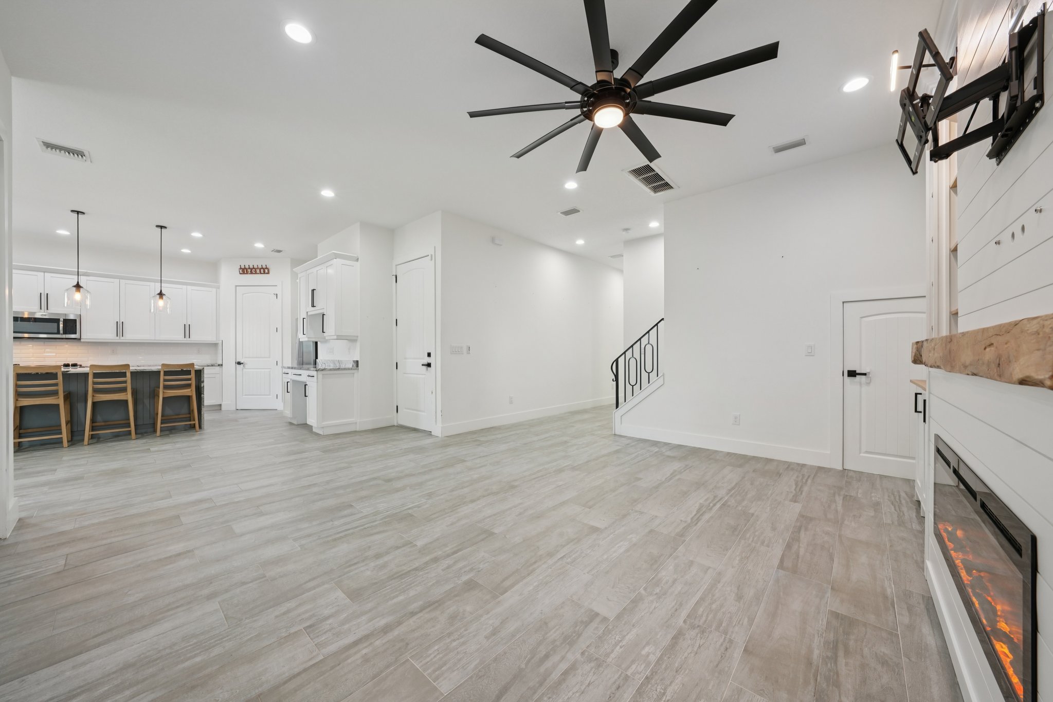 W Frierson Ave-S0908-009.jpg