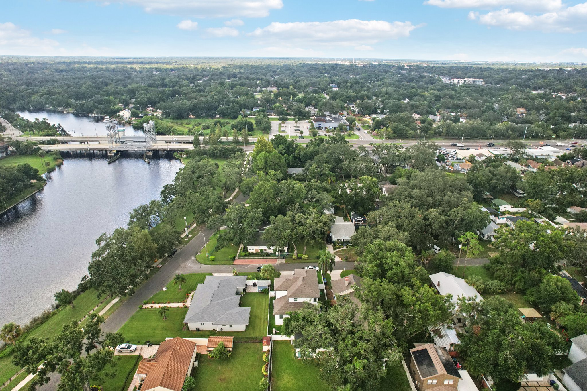 W Frierson Ave-S0908-093.jpg