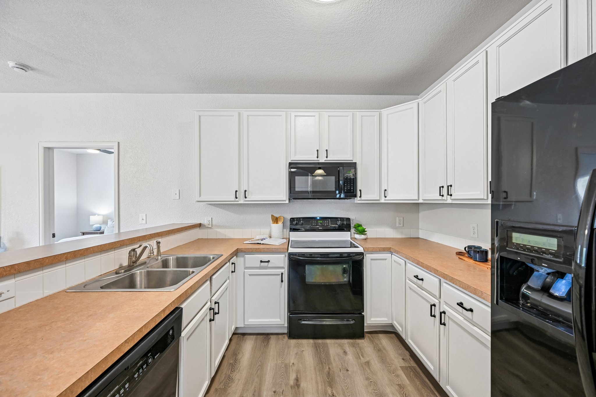 Boulder Cir 102-S1809-017.jpg