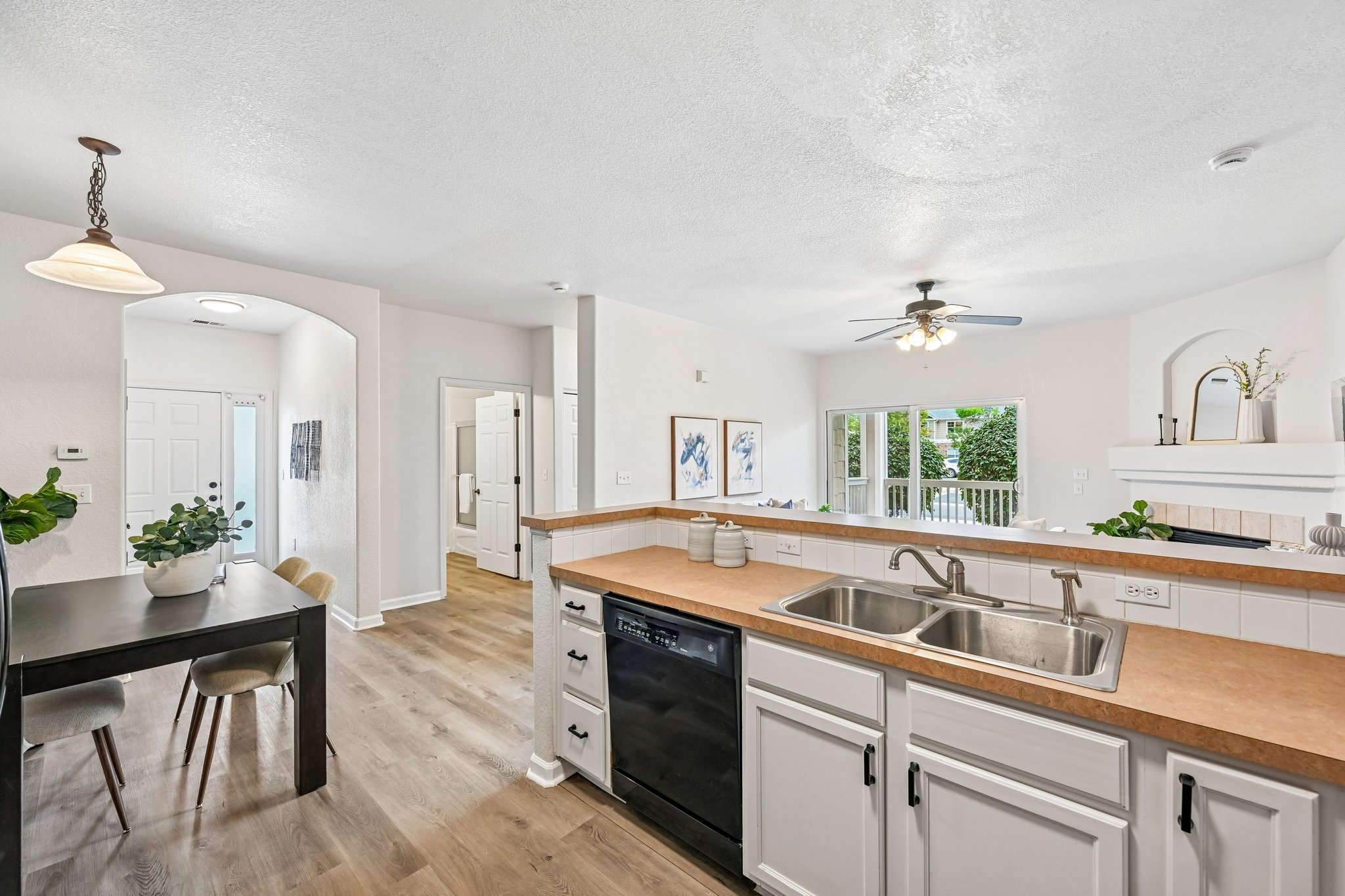 Boulder Cir 102-S1809-020.jpg