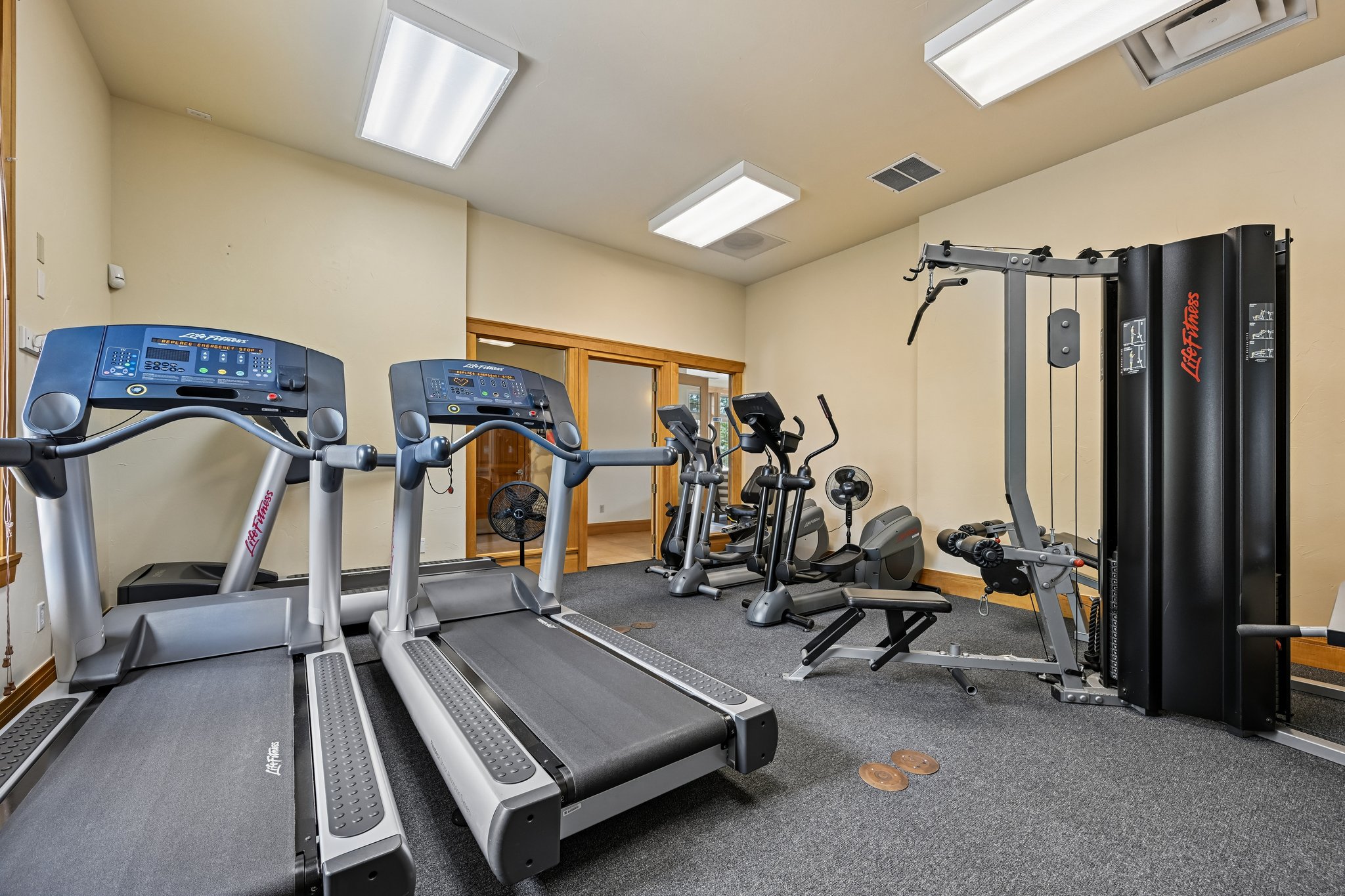 Boulder Cir 102-1809-906.jpg