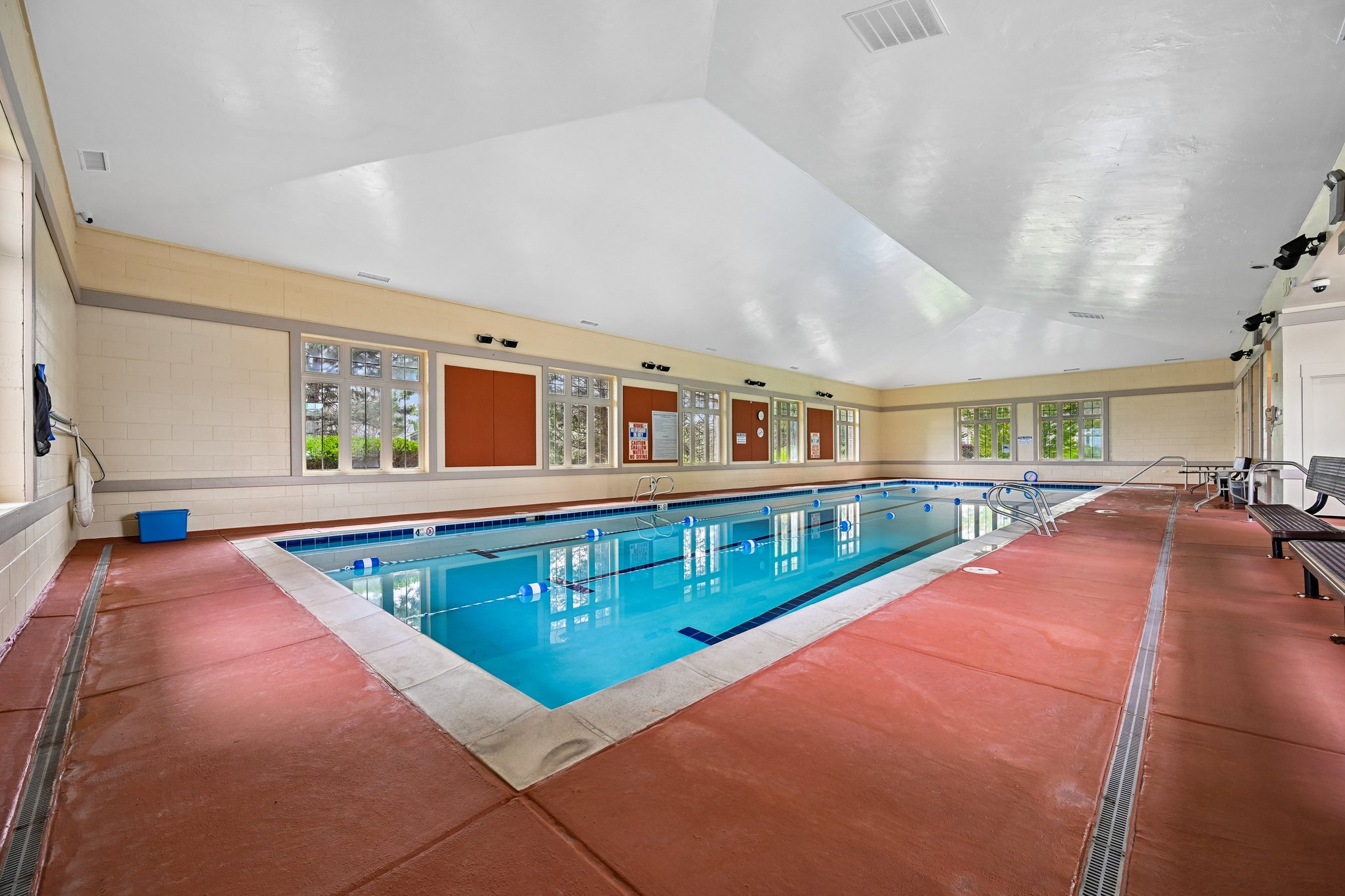 Boulder Cir 102-1809-910.jpg