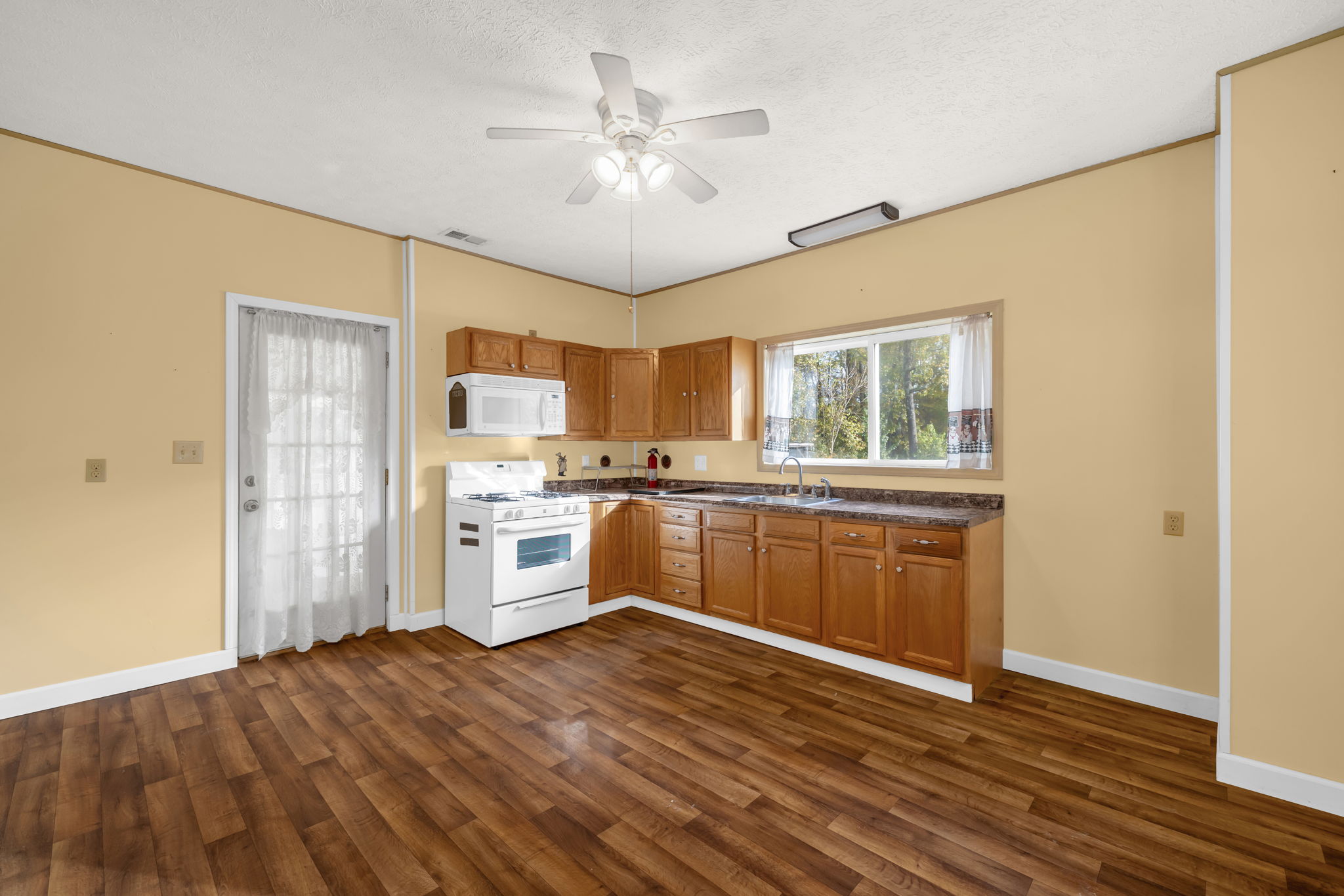 3281 Vance Street -16