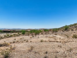 3284 N Highlands Dr - 020.jpg