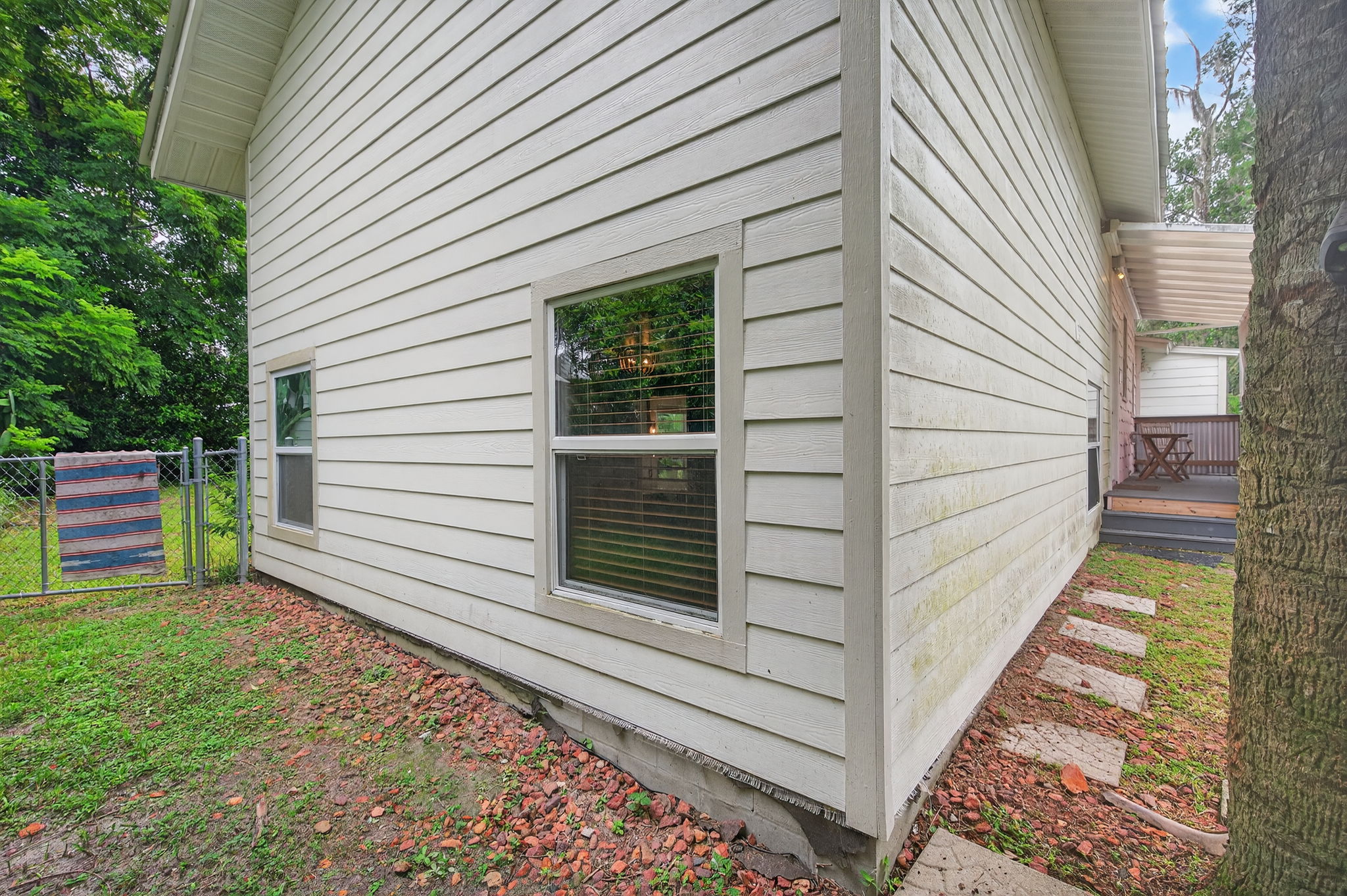 Exteriors (18)