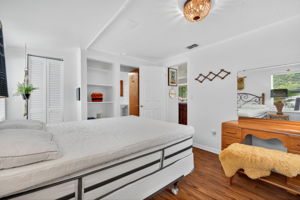 Interiors (34)
