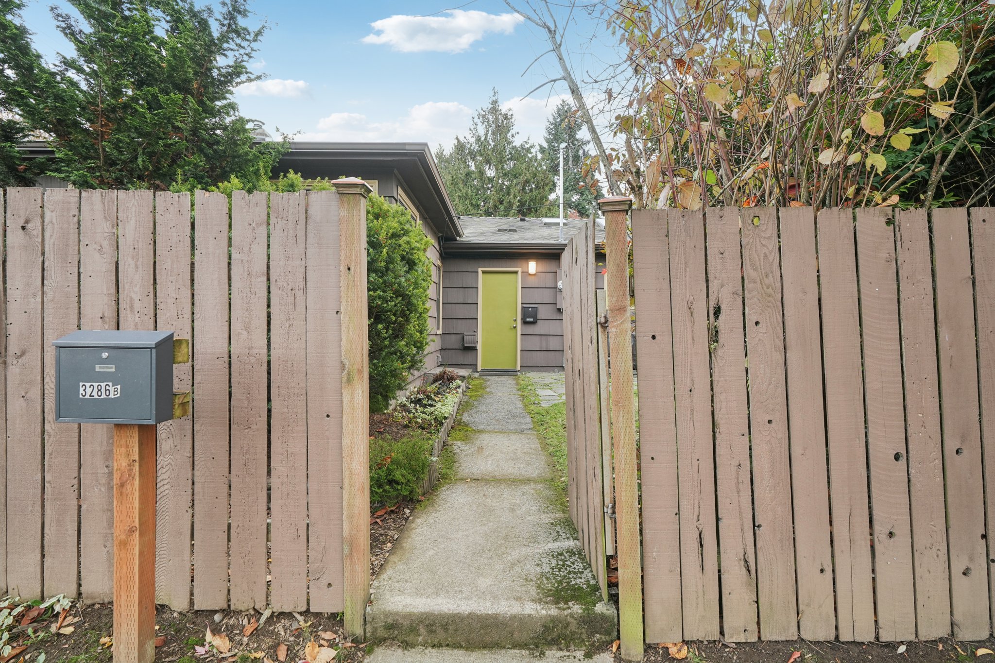 NE Holman St-S1311-006.jpg