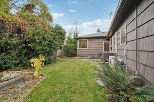 NE Holman St-S1311-049.jpg