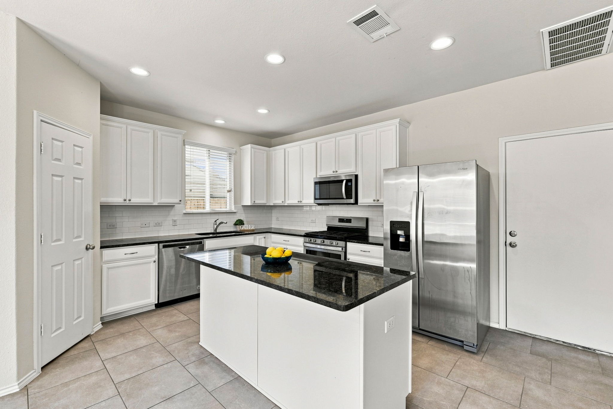 Kitchen/Breakfast Bar