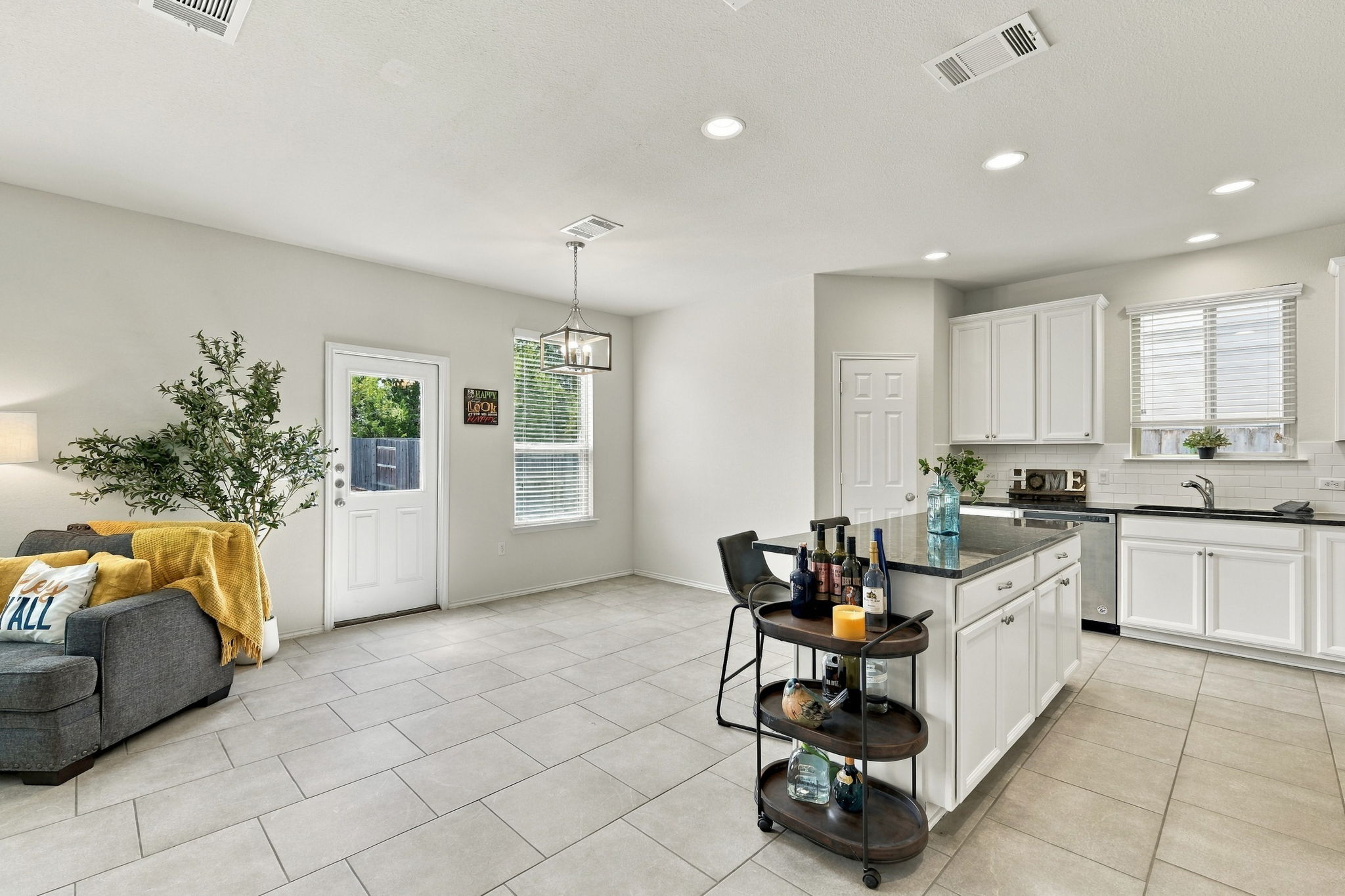Kitchen/Dining