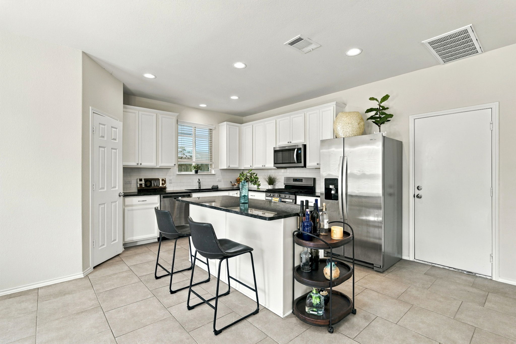 Kitchen/Breakfast Bar