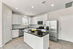 Kitchen/Breakfast Bar