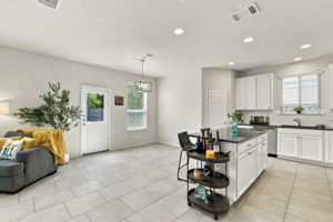 Kitchen/Dining