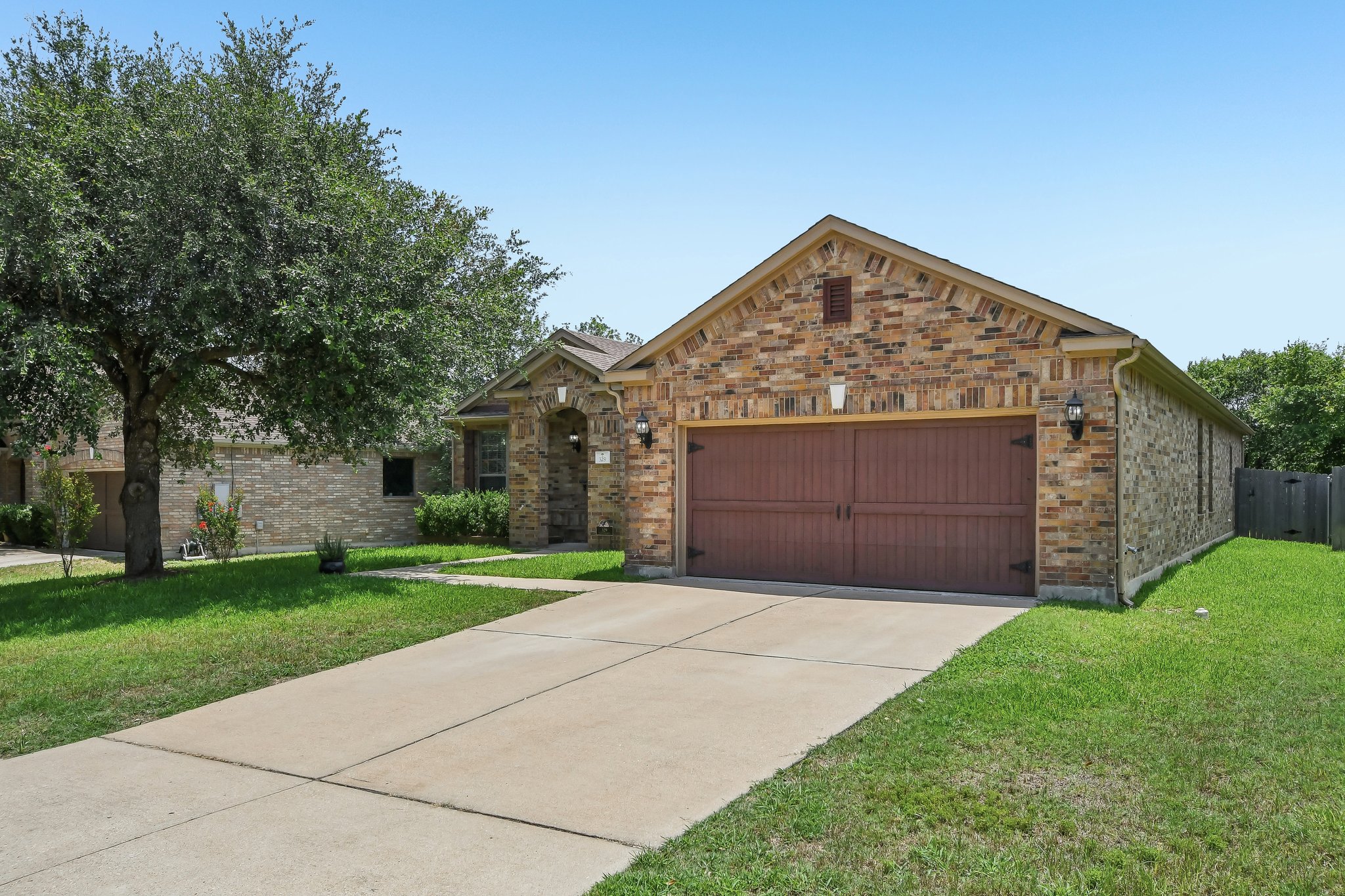 Island Oak Dr-S1906-004.jpg