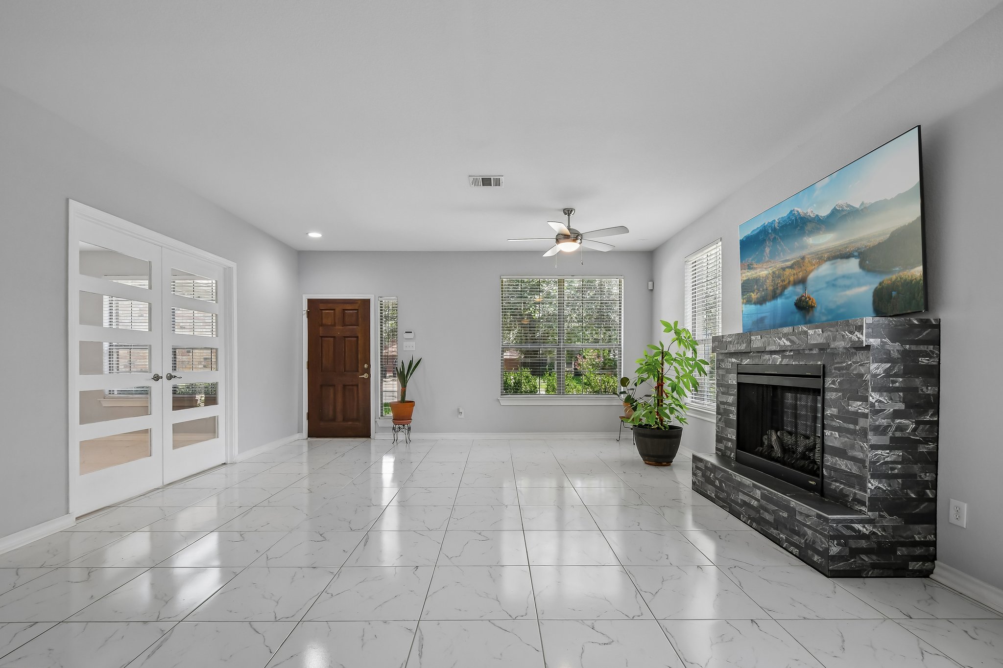 Island Oak Dr-S1906-006.jpg