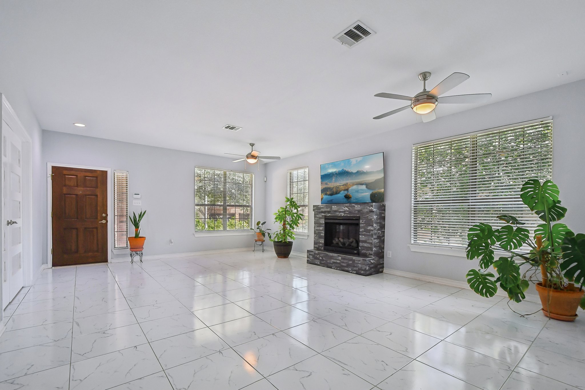 Island Oak Dr-S1906-007.jpg