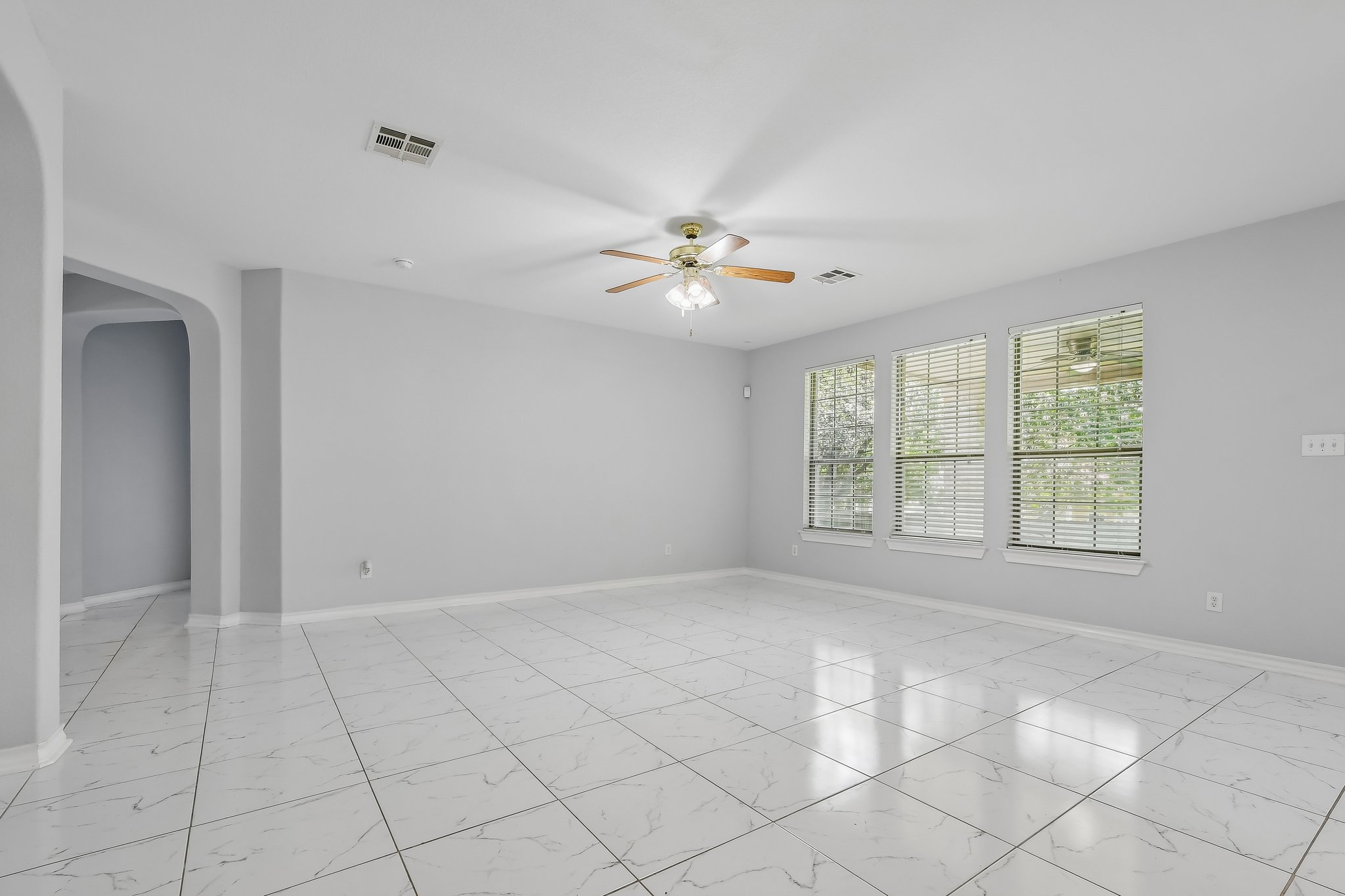 Island Oak Dr-S1906-011.jpg