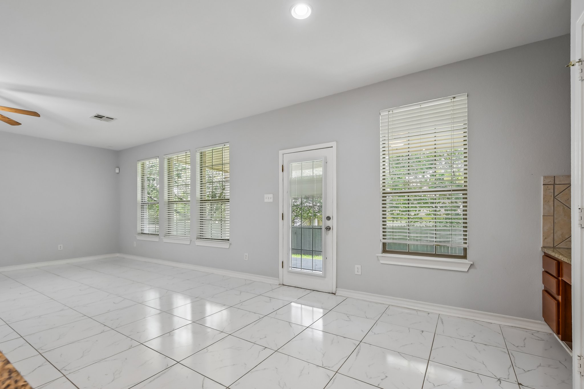 Island Oak Dr-S1906-012.jpg