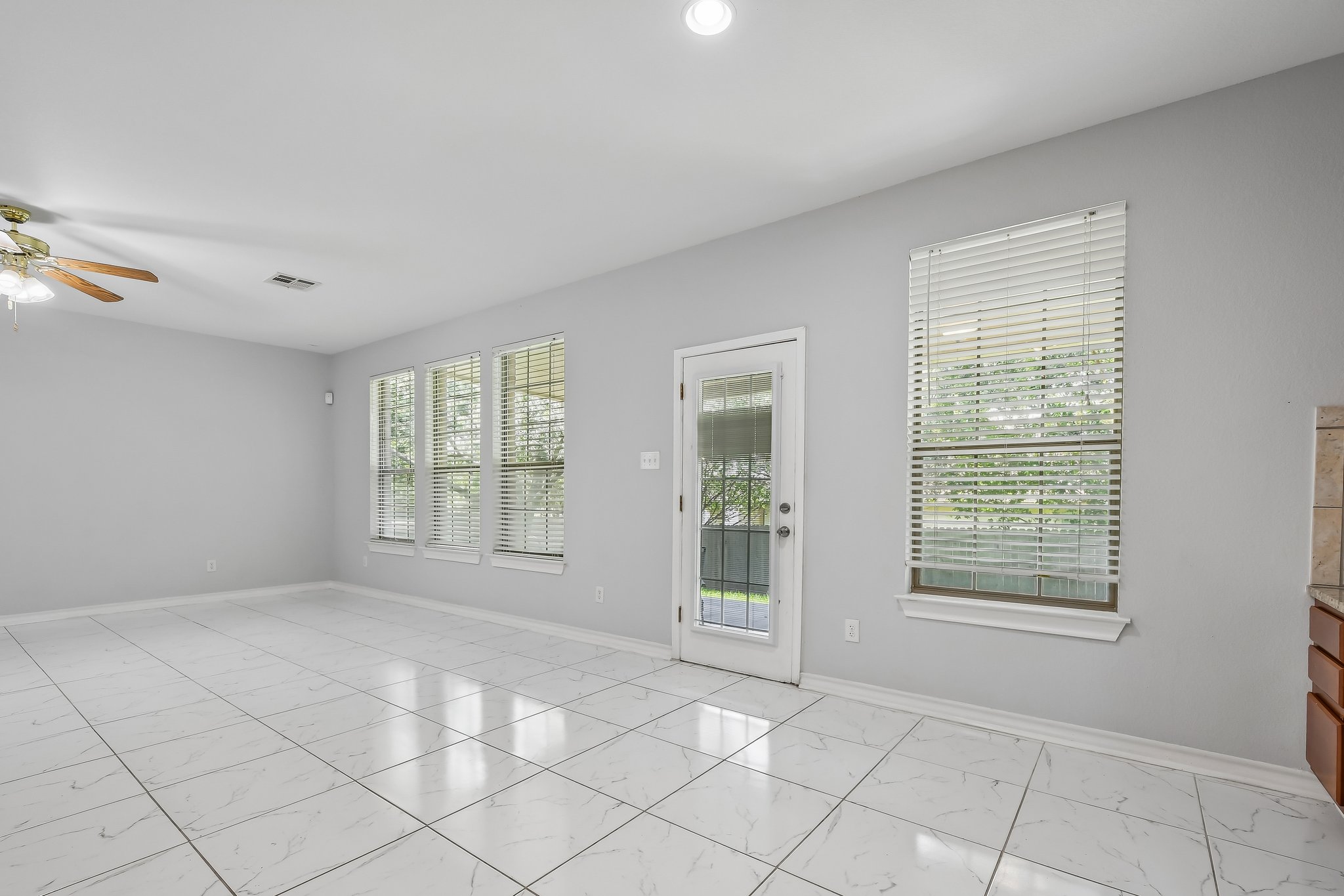 Island Oak Dr-S1906-013.jpg