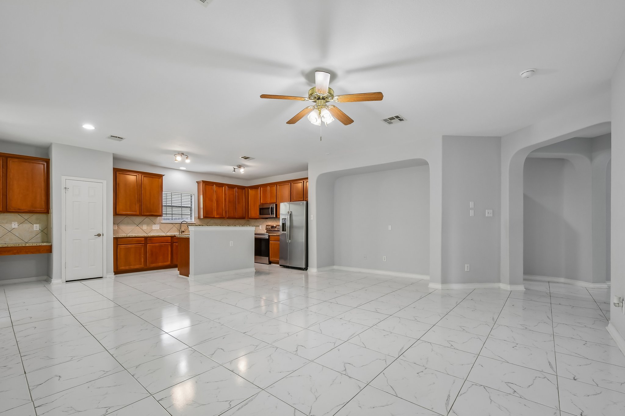 Island Oak Dr-S1906-015.jpg