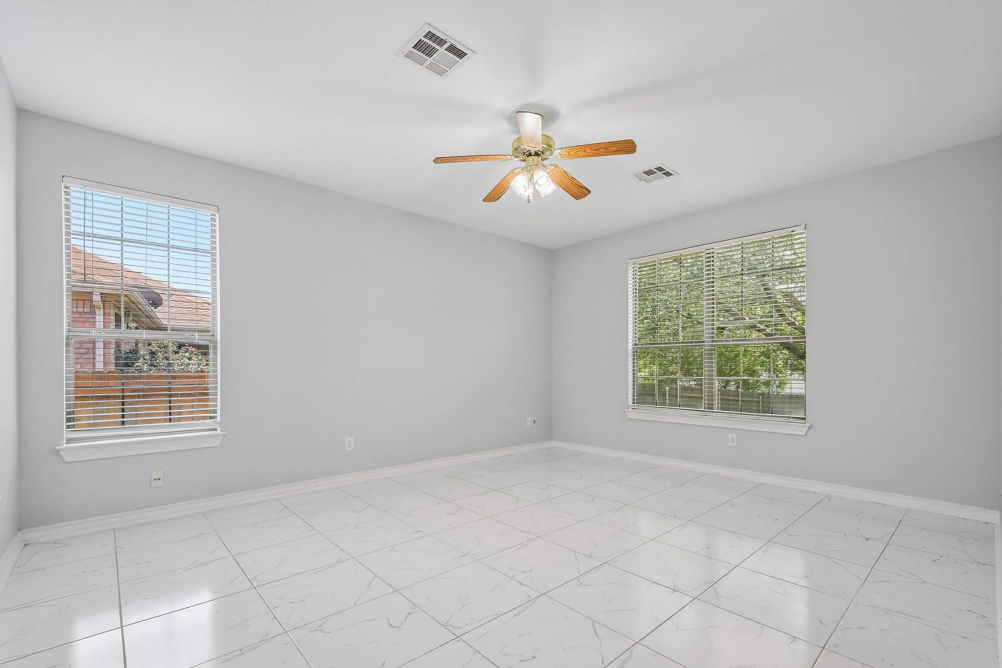 Island Oak Dr-S1906-023.jpg