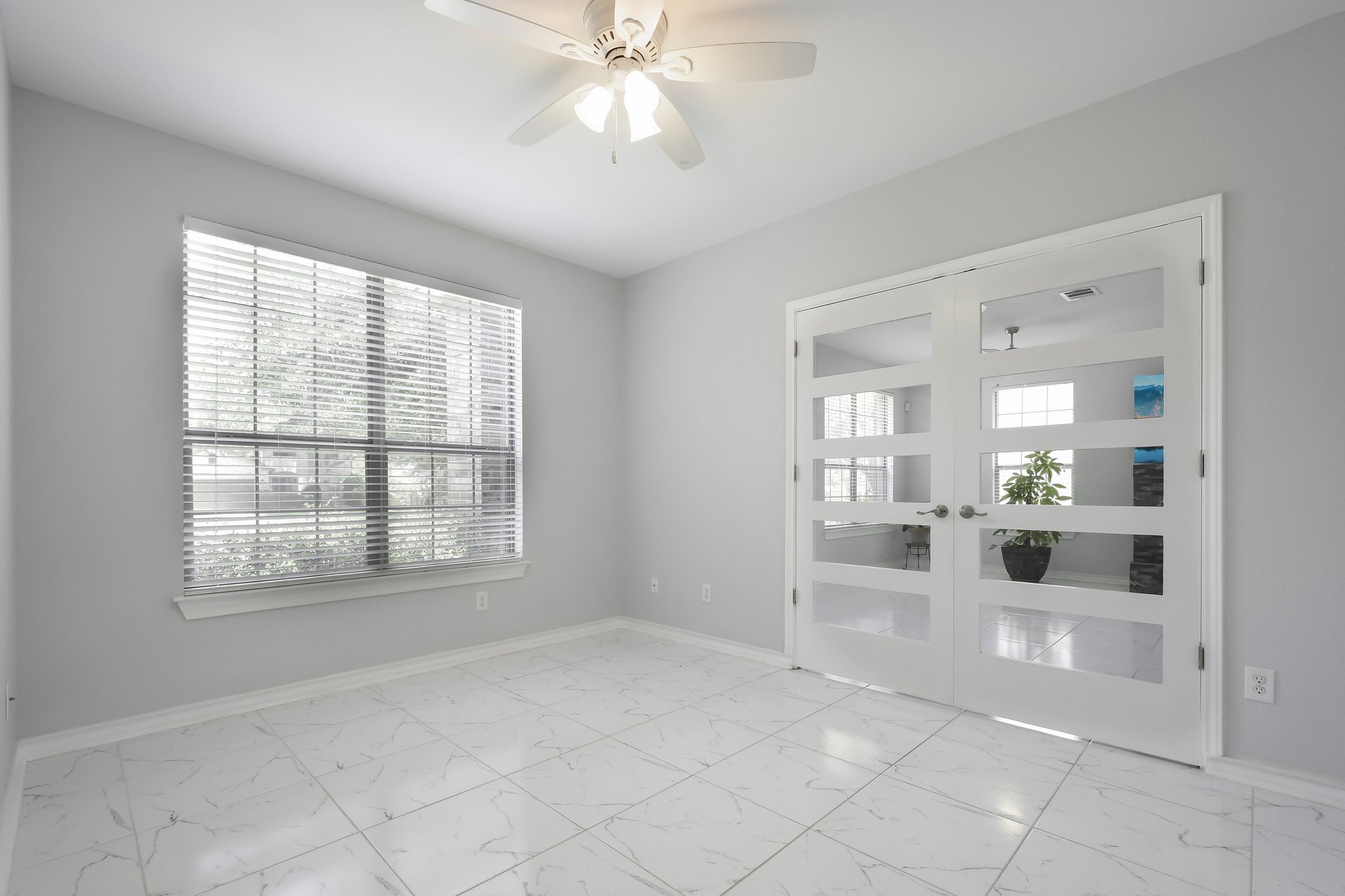 Island Oak Dr-S1906-033.jpg