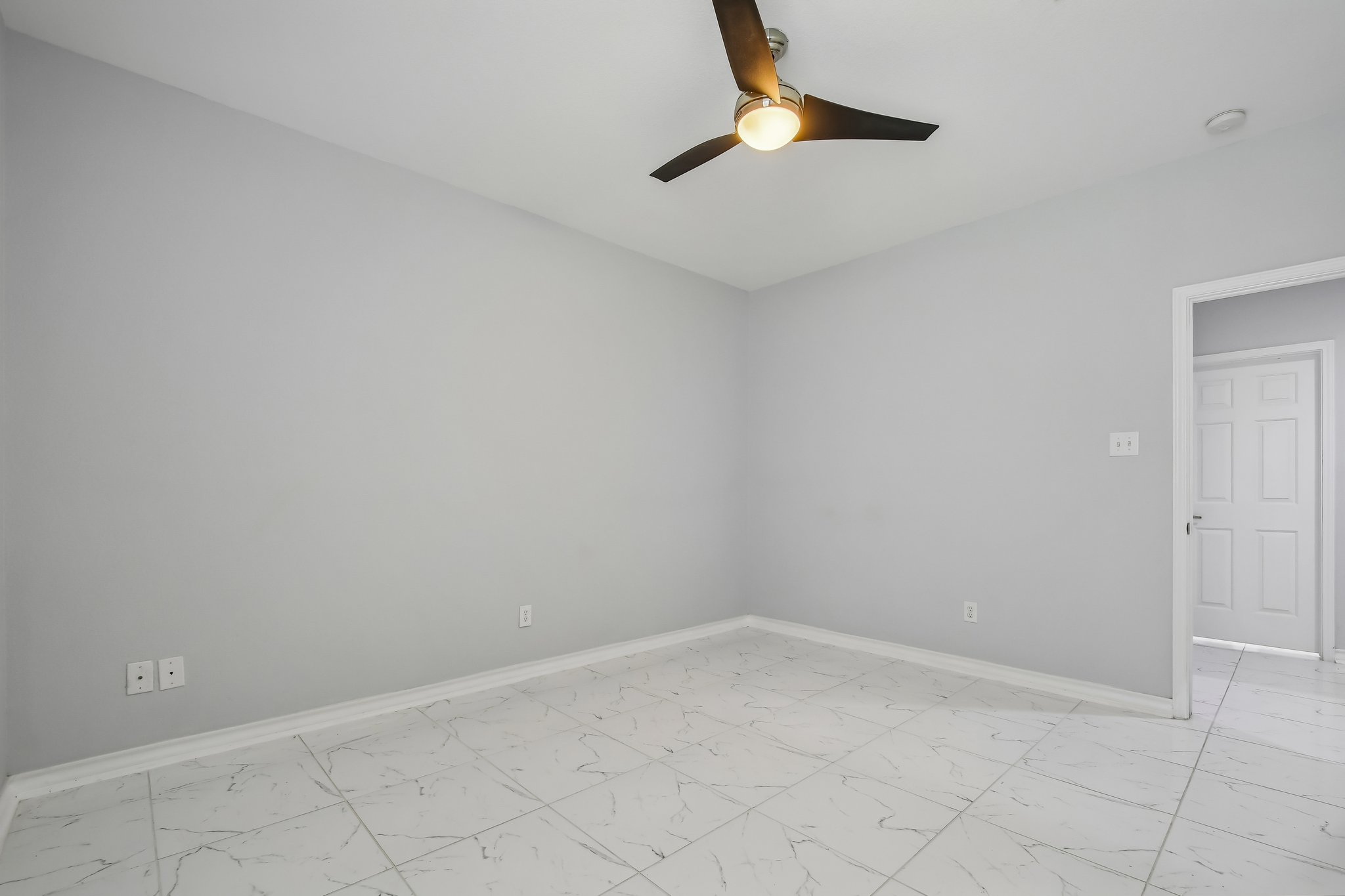 Island Oak Dr-S1906-037.jpg