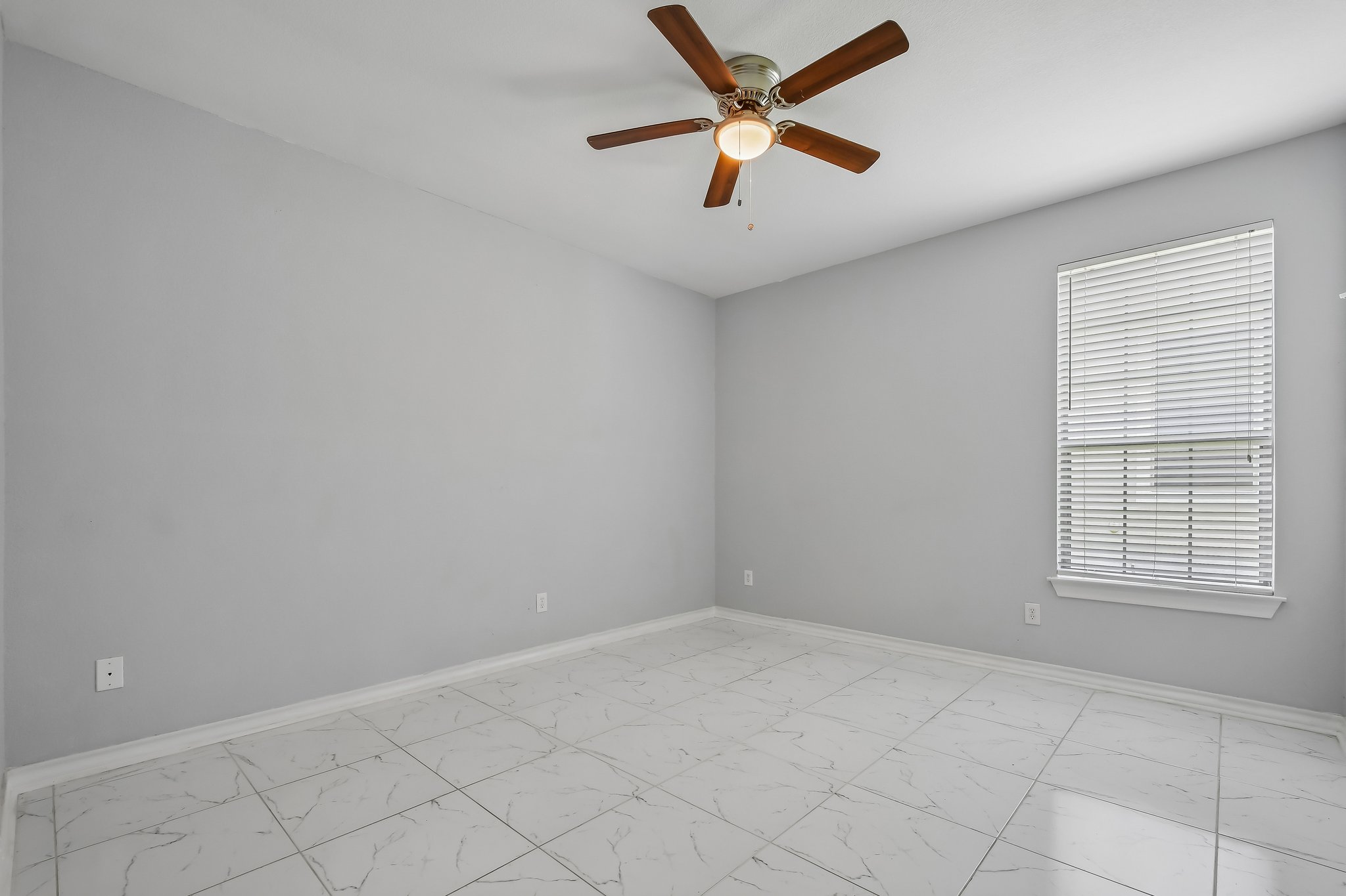 Island Oak Dr-S1906-040.jpg