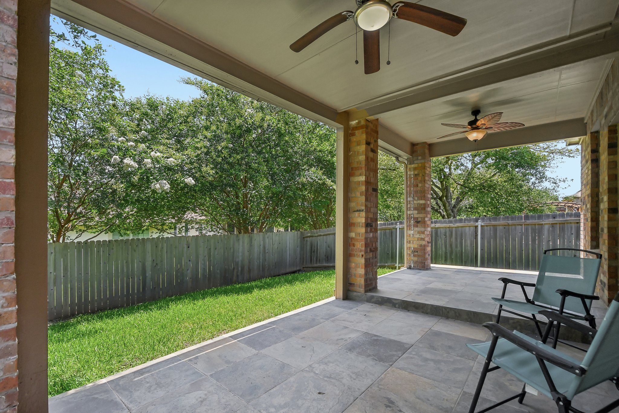 Island Oak Dr-S1906-045.jpg