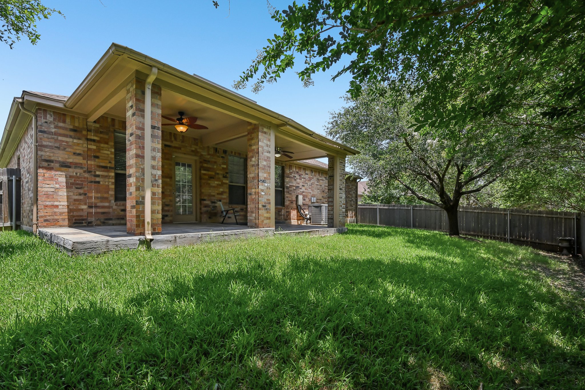 Island Oak Dr-S1906-047.jpg