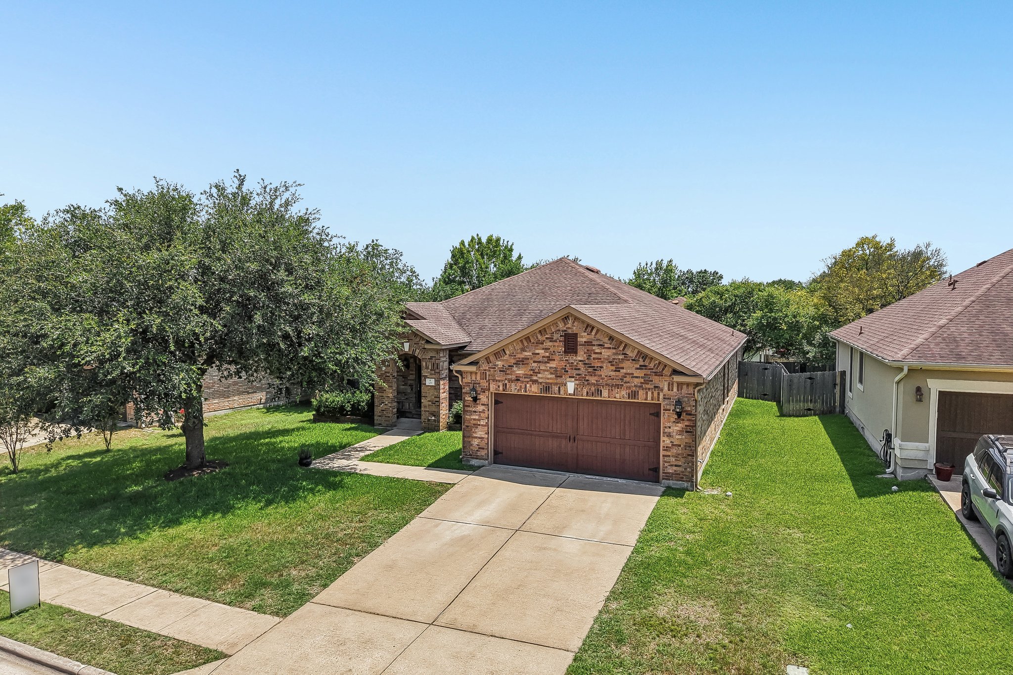 Island Oak Dr-S1906-048.jpg