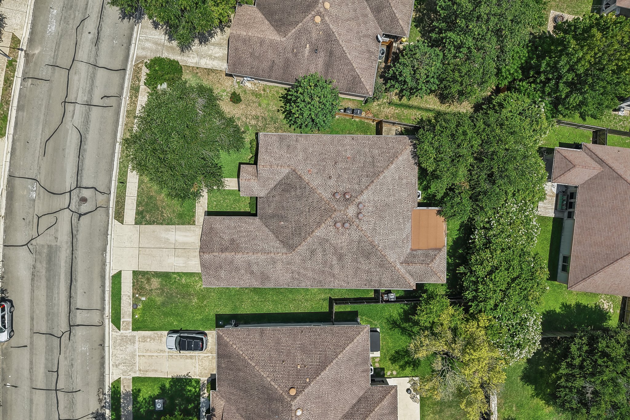 Island Oak Dr-S1906-058.jpg