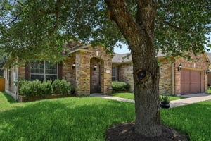 Island Oak Dr-S1906-002.jpg