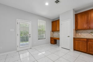 Island Oak Dr-S1906-018.jpg