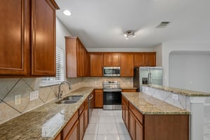 Island Oak Dr-S1906-022.jpg