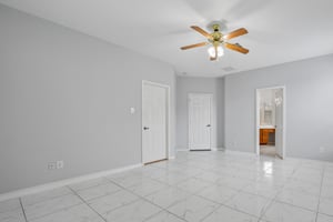 Island Oak Dr-S1906-025.jpg
