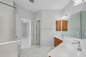 Island Oak Dr-S1906-028.jpg