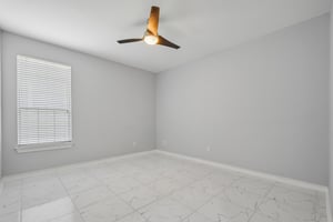 Island Oak Dr-S1906-036.jpg