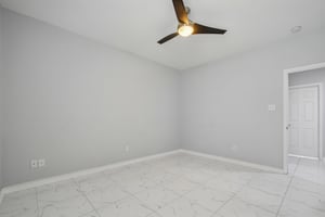 Island Oak Dr-S1906-037.jpg
