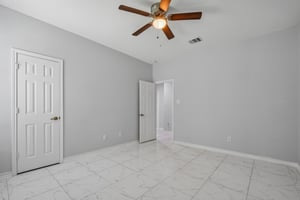 Island Oak Dr-S1906-042.jpg