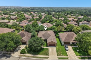 Island Oak Dr-S1906-052.jpg