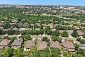 Island Oak Dr-S1906-056.jpg