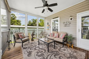 Screened-in Porch