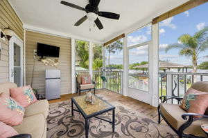 Screened-in Porch