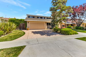 002_3293 Lynn Oaks Dr