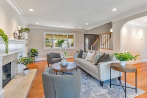 011_3293 Lynn Oaks Dr